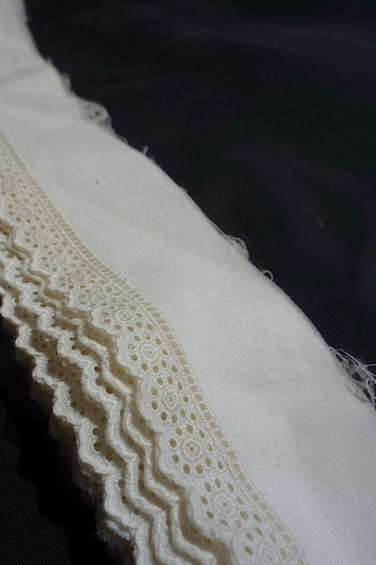 アンティークレース　刺繍テープ　420cm