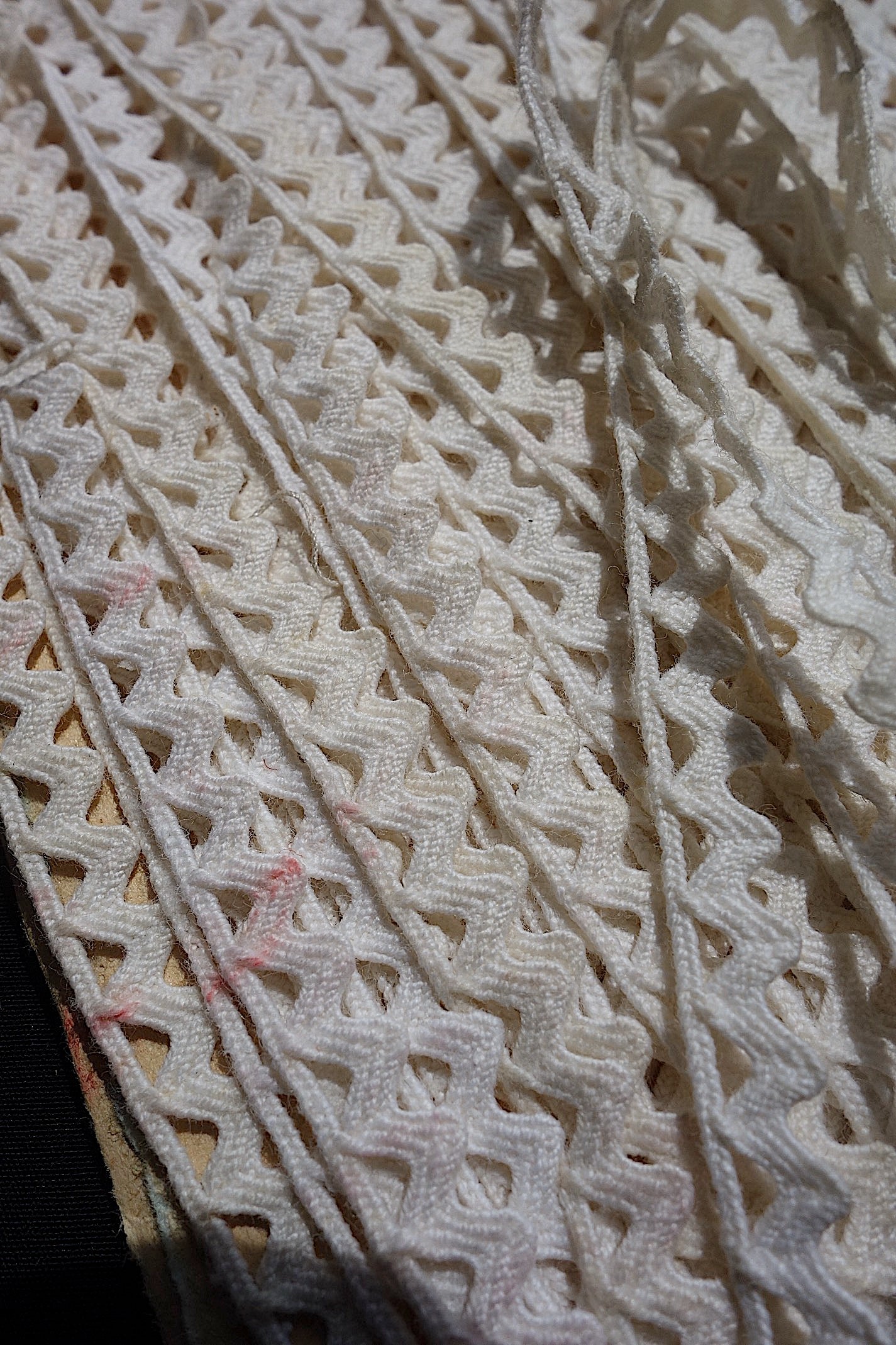 アンティークレース　テープ創作品素材　1280cm