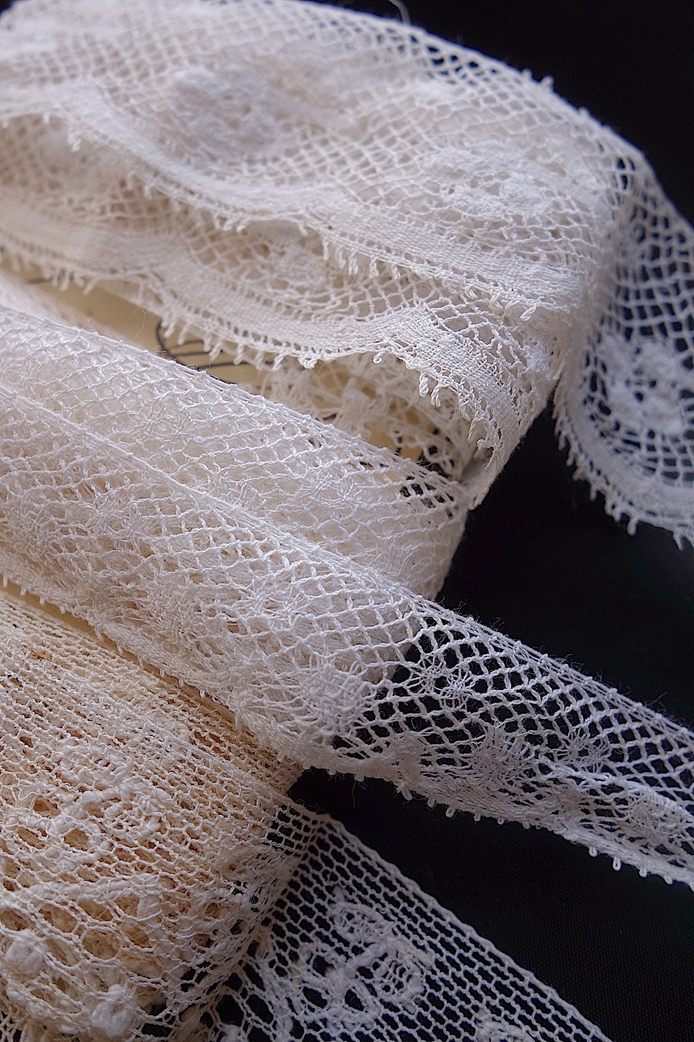 アンティークレース　３種