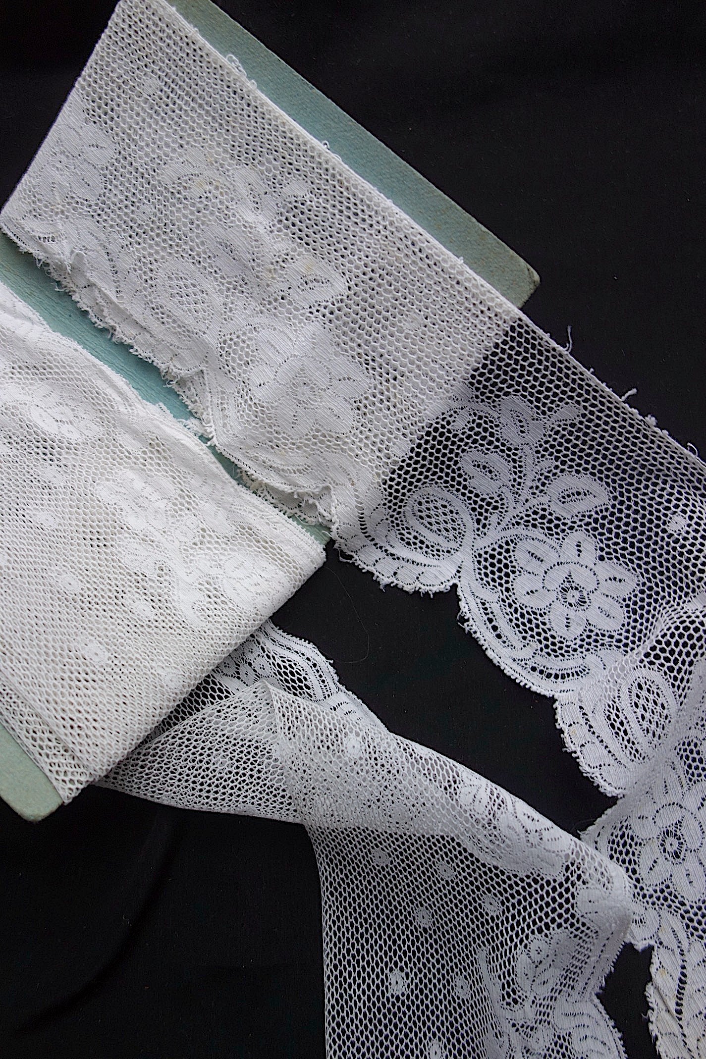 アンティークレース 140cm 116cm 60cm