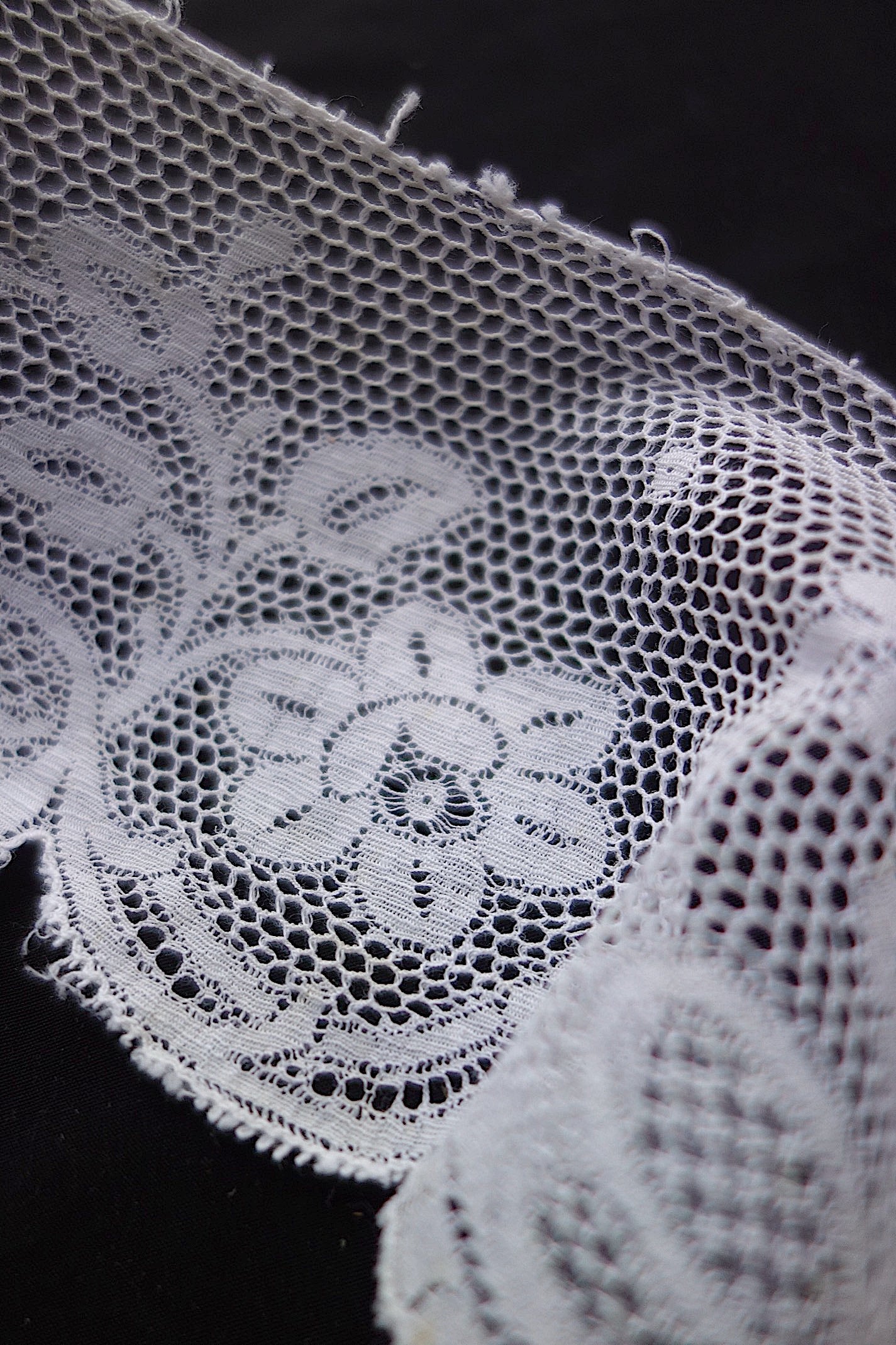 アンティークレース 140cm 116cm 60cm