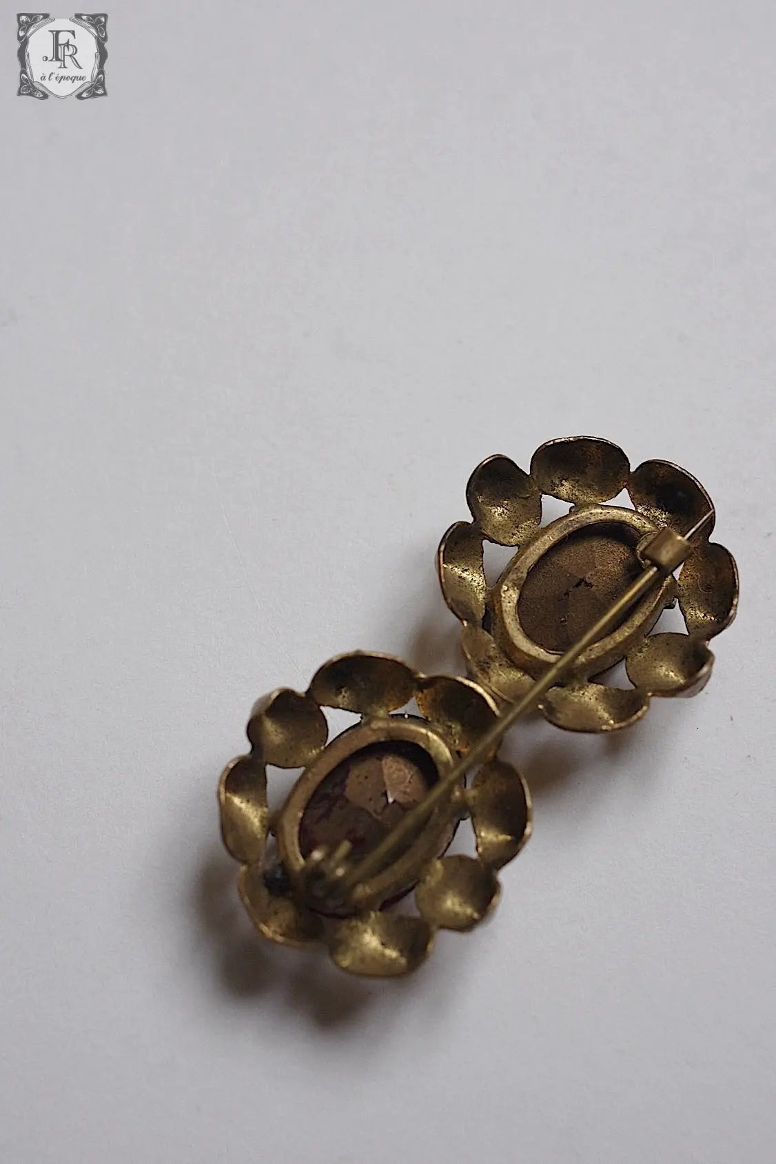 アンティークブローチ　antique broche　ストラス .FR a l'epoque