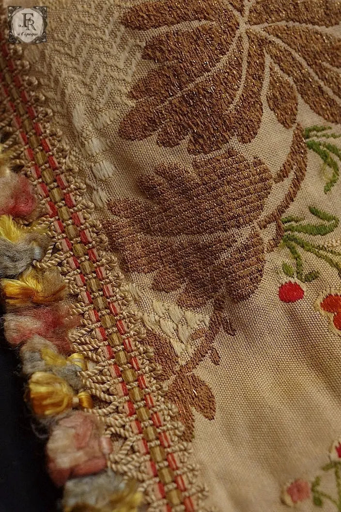 アンティーク生地　antique cloth インテリアクロス　メタル糸刺繍 .FR a l'epoque