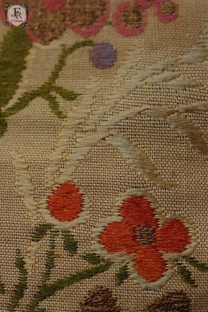 アンティーク生地　antique cloth インテリアクロス　メタル糸刺繍 .FR a l'epoque