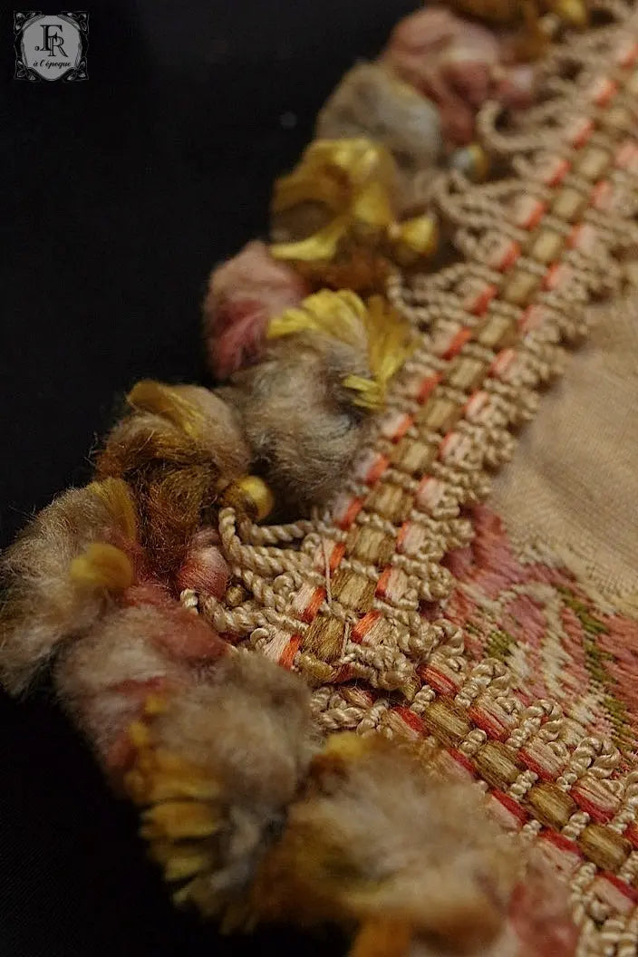 アンティーク生地　antique cloth インテリアクロス　メタル糸刺繍 .FR a l'epoque