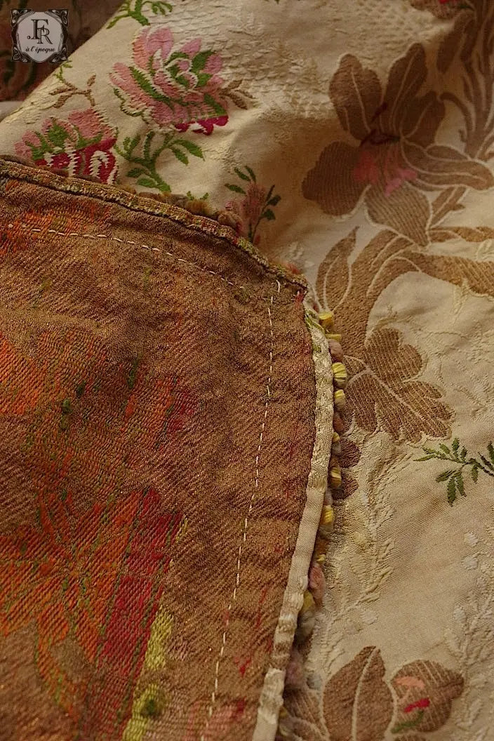 アンティーク生地　antique cloth インテリアクロス　メタル糸刺繍 .FR a l'epoque