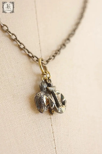 アンティークアクセサリー　antique collier .FR a l'epoque