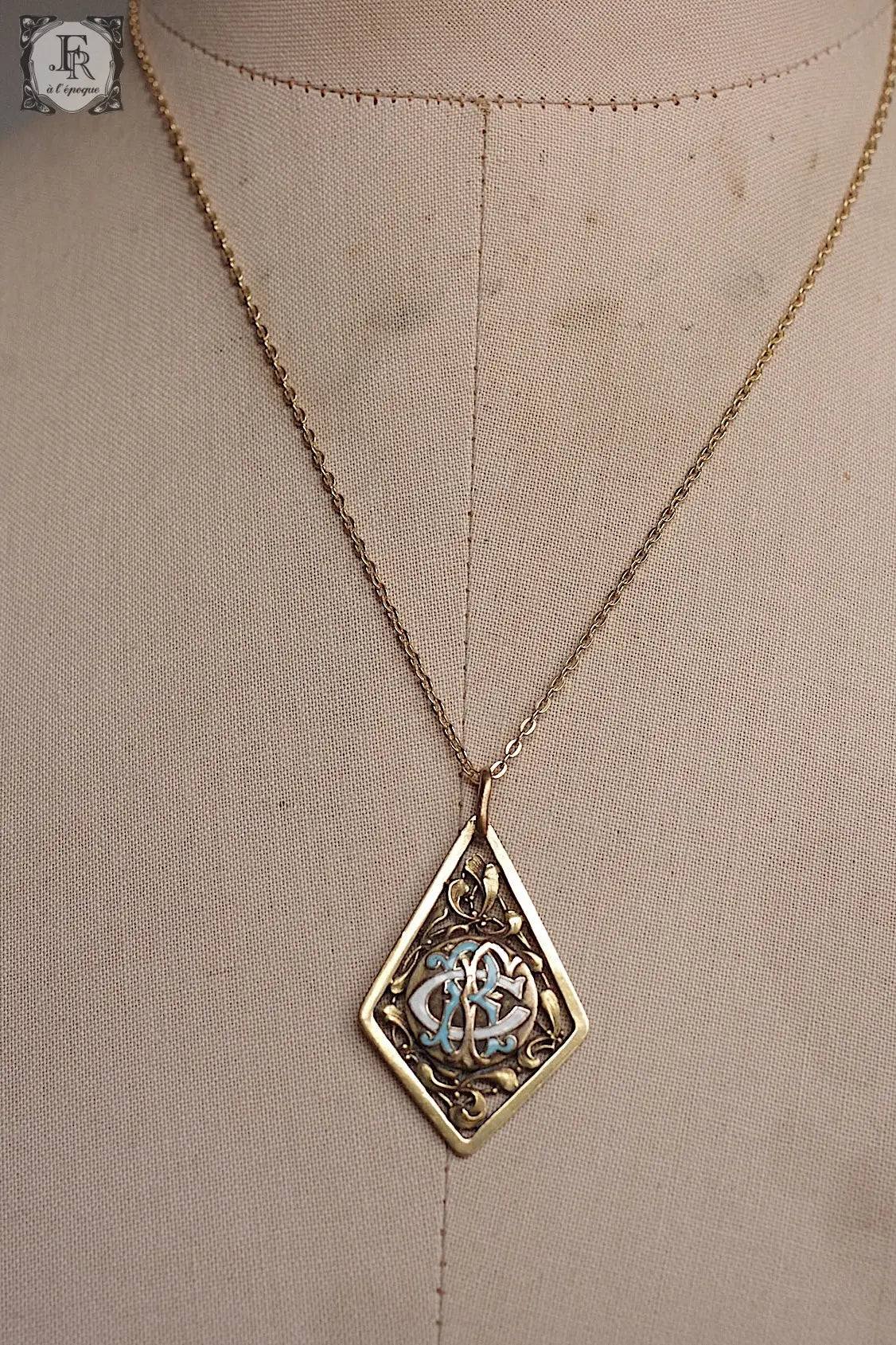 アンティークペンダント　antique collier　ヤドリギ　モノグラム　 .FR a l'epoque