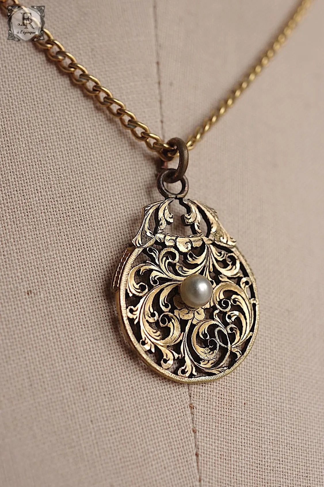 アンティークペンダント　antique collier　 時計盤 .FR a l'epoque