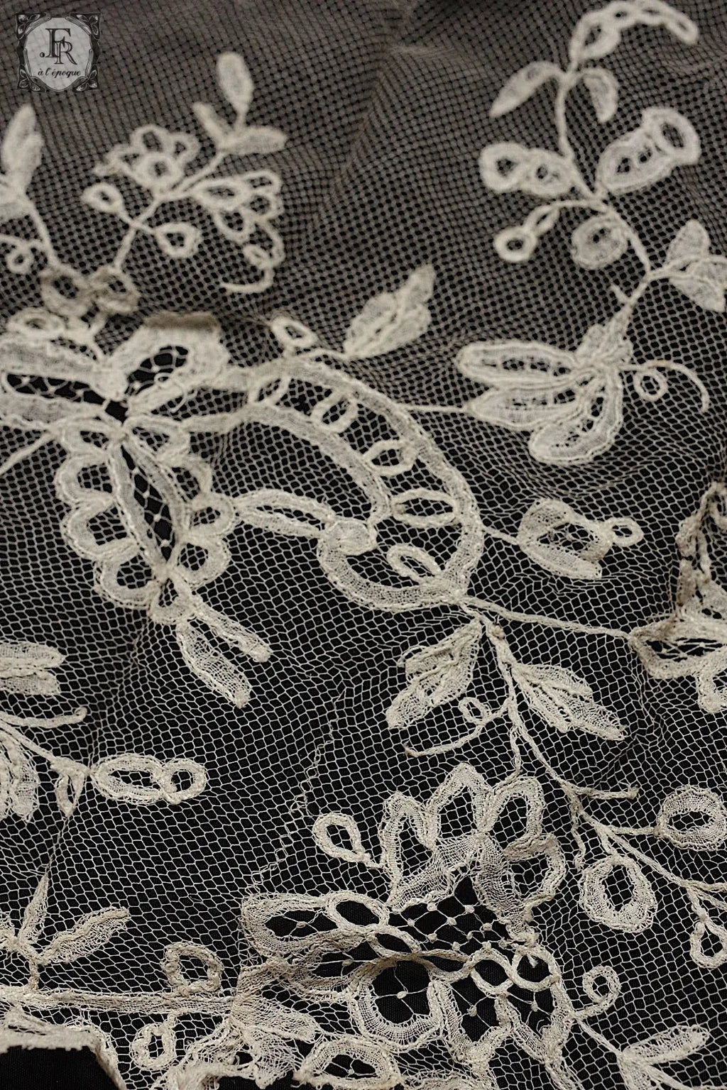 アンティークレース　antique dentelle アプリカッションアングレテール　135cm ＋document .FR a l'epoque