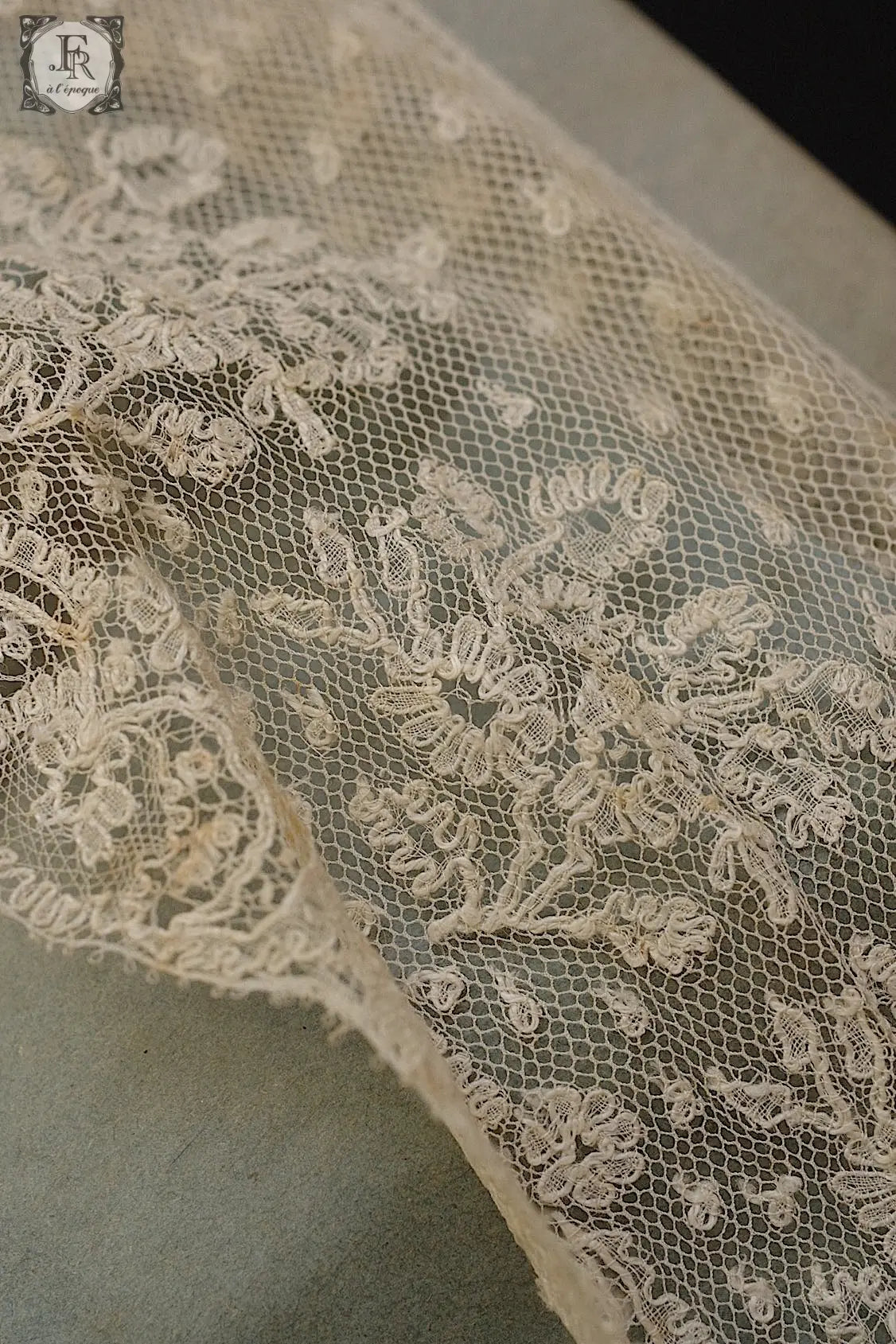 アンティークレース　antique dentelle 　165cm 246cm .FR a l'epoque