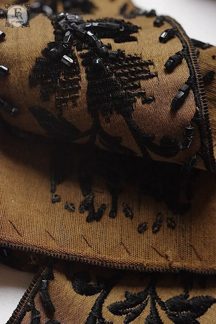 アンティークリボン　antique ruban ビーズ付き刺繍 .FR a l'epoque