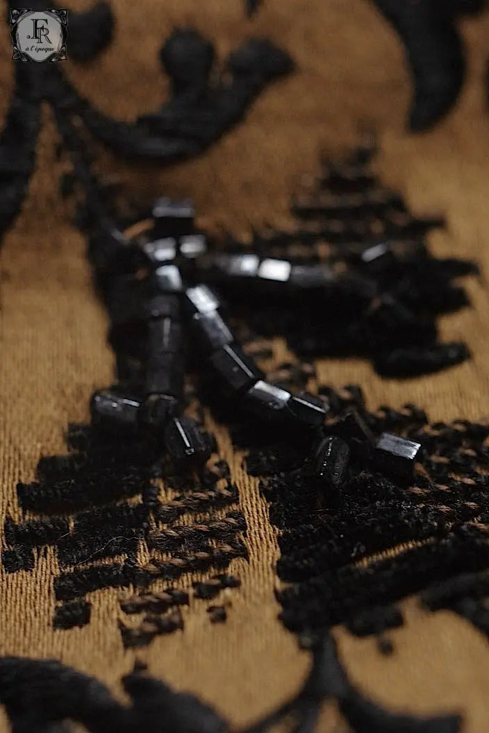 アンティークリボン　antique ruban ビーズ付き刺繍 .FR a l'epoque