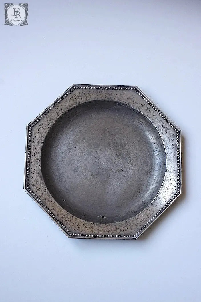 アンティーク皿　assiette ancienne ピューター .FR a l'epoque