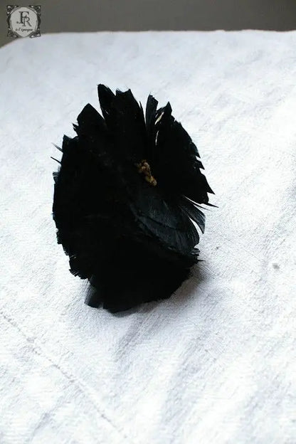 corsage ヴィンテージ　コサージュ　クロ　羽 .FR A Ll'EPOQUE