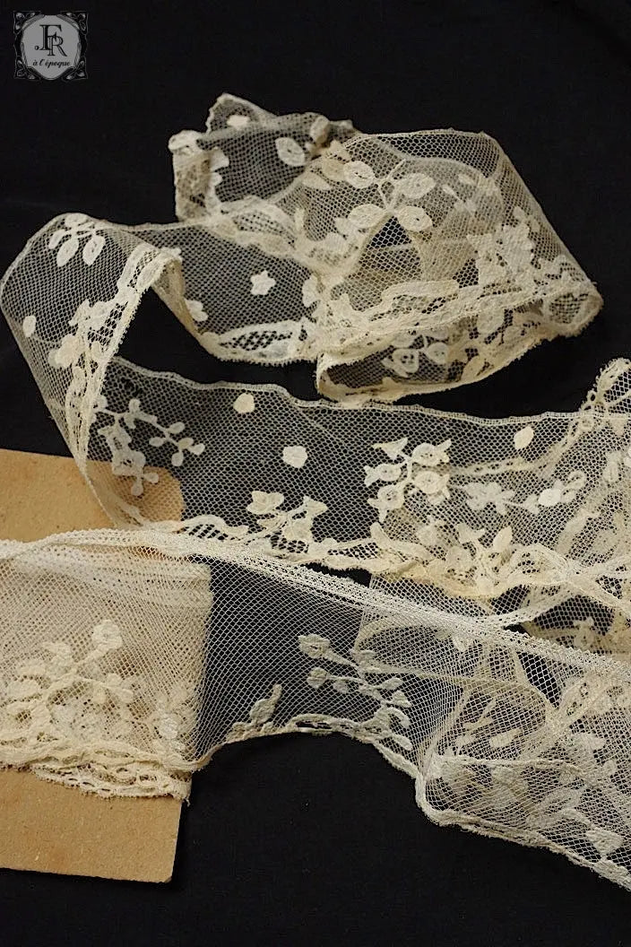 アンティークレース　dentelle ancienne 105cm 75cm 40cm 44cm .FR a l'epoque