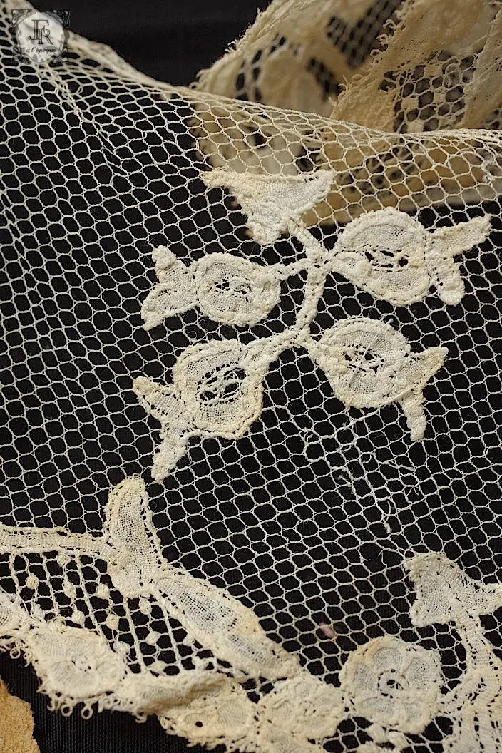 アンティークレース　dentelle ancienne 105cm 75cm 40cm 44cm .FR a l'epoque