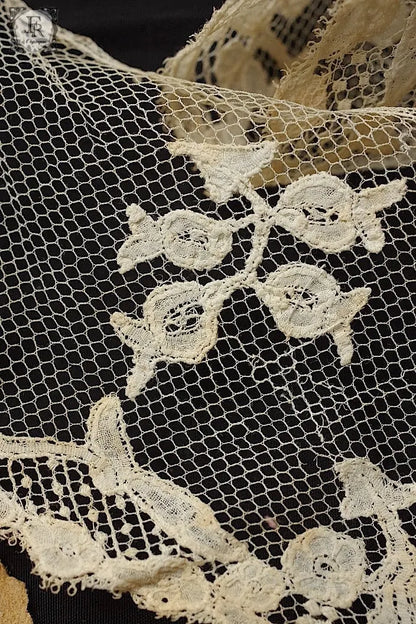 アンティークレース　dentelle ancienne 105cm 75cm 40cm 44cm .FR a l'epoque