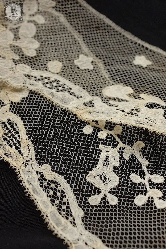 アンティークレース　dentelle ancienne 105cm 75cm 40cm 44cm .FR a l'epoque