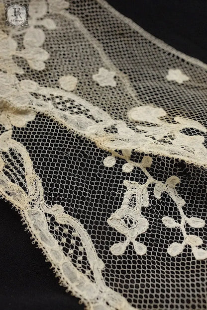 アンティークレース　dentelle ancienne 105cm 75cm 40cm 44cm .FR a l'epoque