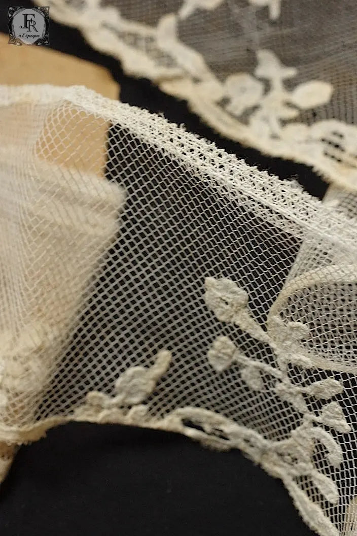 アンティークレース　dentelle ancienne 105cm 75cm 40cm 44cm .FR a l'epoque