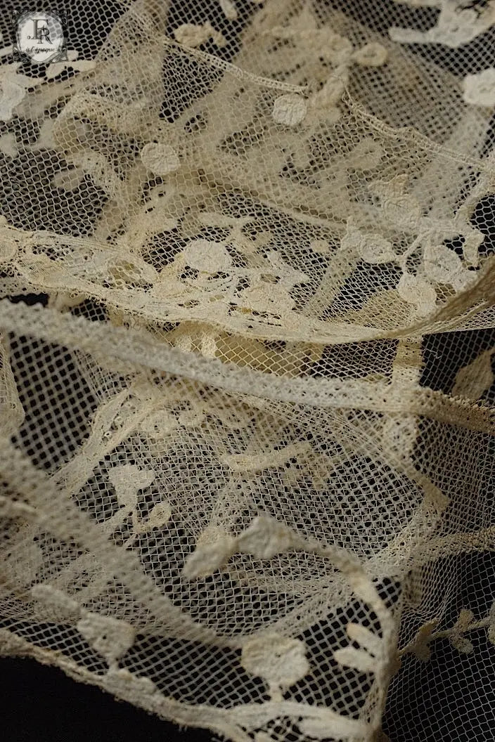 アンティークレース　dentelle ancienne 105cm 75cm 40cm 44cm .FR a l'epoque