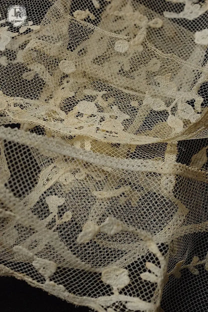 アンティークレース　dentelle ancienne 105cm 75cm 40cm 44cm .FR a l'epoque