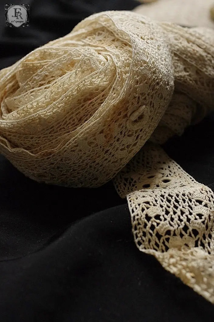 アンティークレース　dentelle ancienne 10m70cm .FR a l'epoque