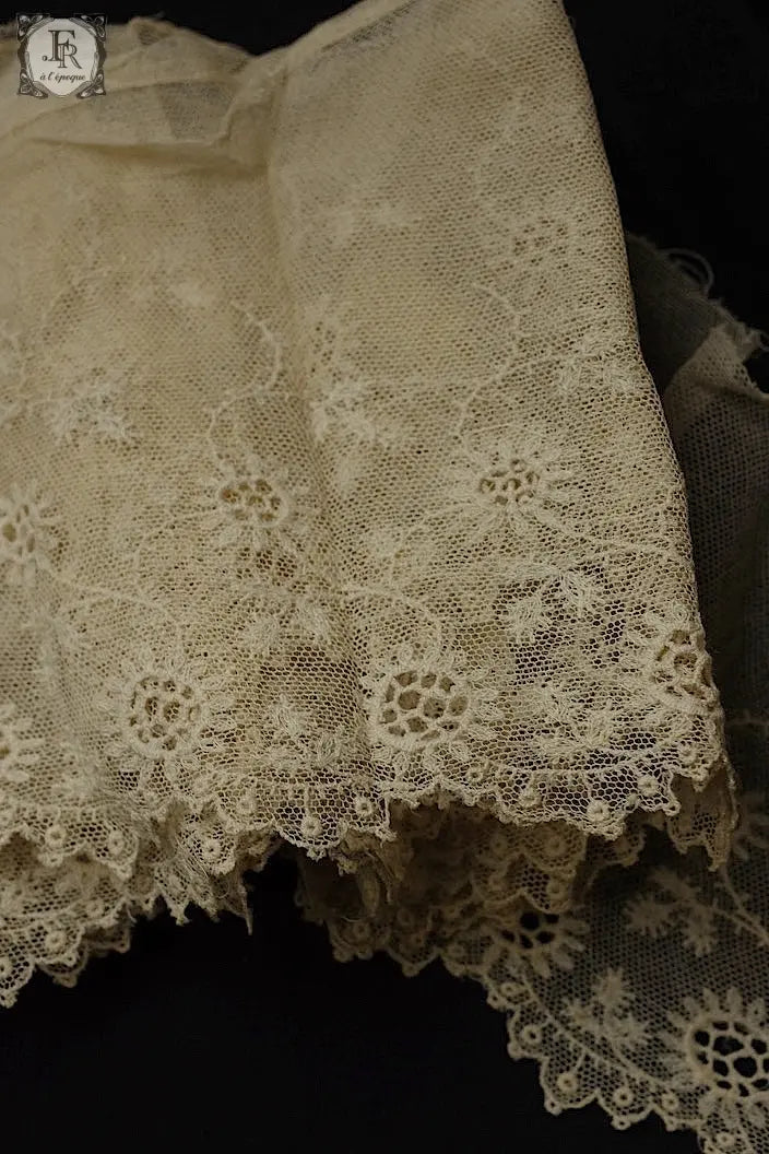 アンティークレース　dentelle ancienne 140cm 360cm .FR a l'epoque