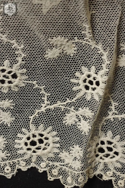 アンティークレース　dentelle ancienne 140cm 360cm .FR a l'epoque