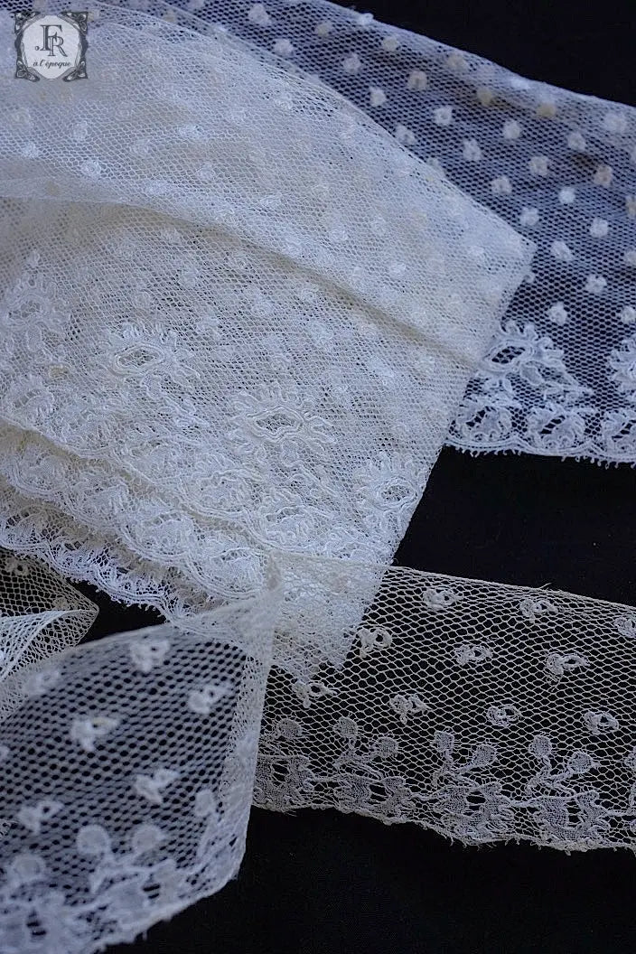 アンティークレース　dentelle ancienne 150cm 94cm .FR a l'epoque