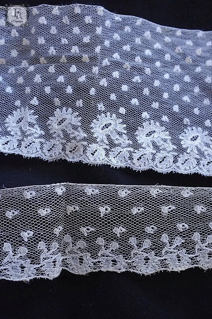 アンティークレース　dentelle ancienne 150cm 94cm .FR a l'epoque