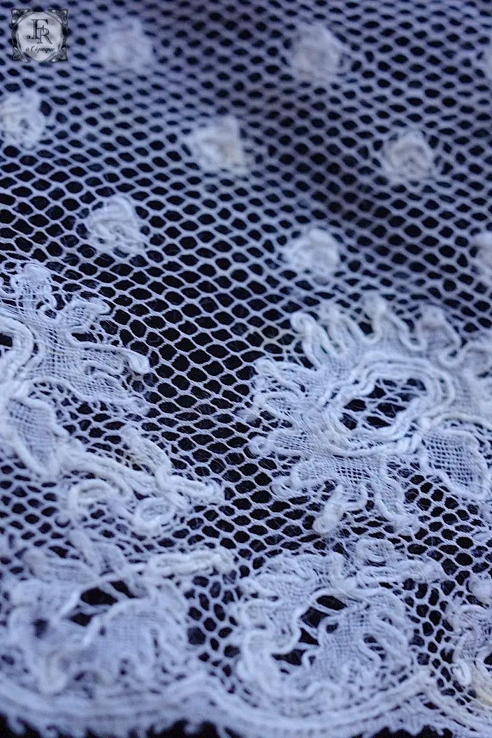 アンティークレース　dentelle ancienne 150cm 94cm .FR a l'epoque