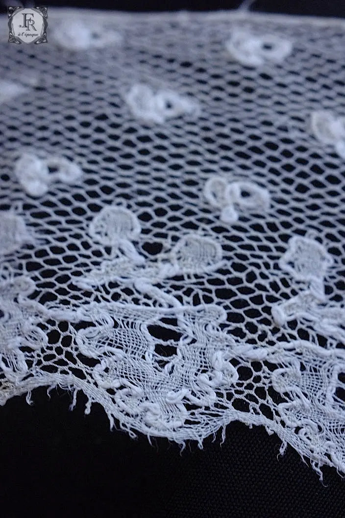 アンティークレース　dentelle ancienne 150cm 94cm .FR a l'epoque