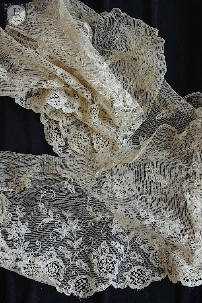 アンティークレース　dentelle ancienne 227cm .FR a l'epoque