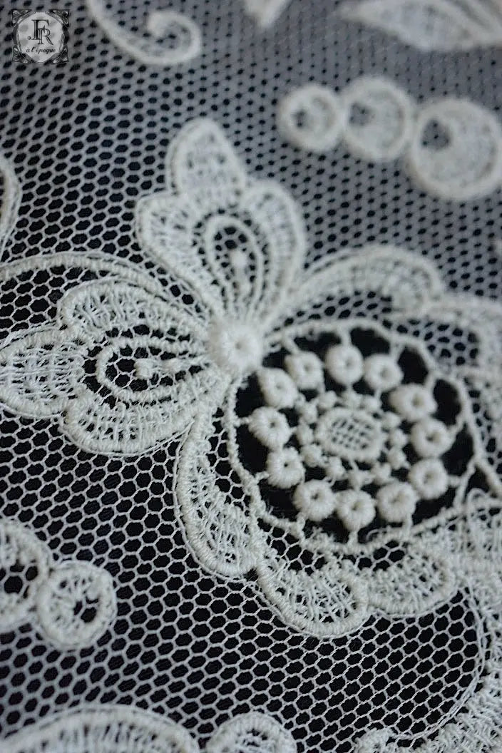 アンティークレース　dentelle ancienne 227cm .FR a l'epoque