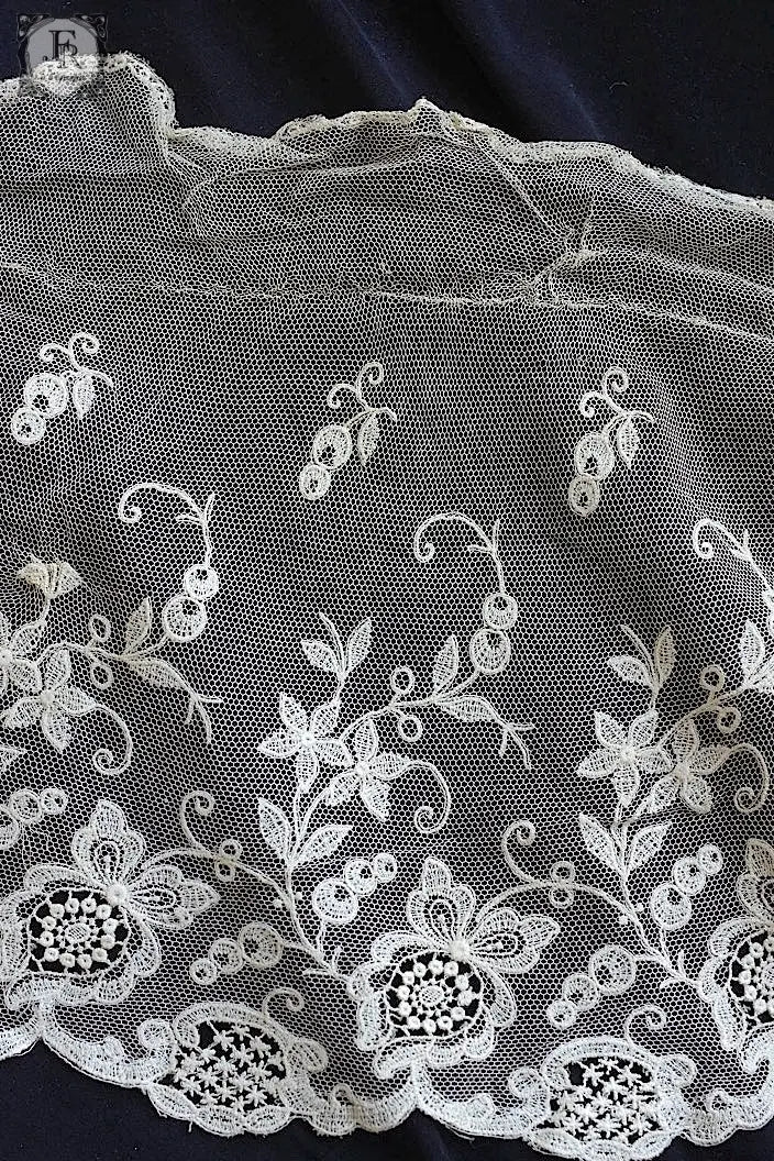 アンティークレース　dentelle ancienne 227cm .FR a l'epoque