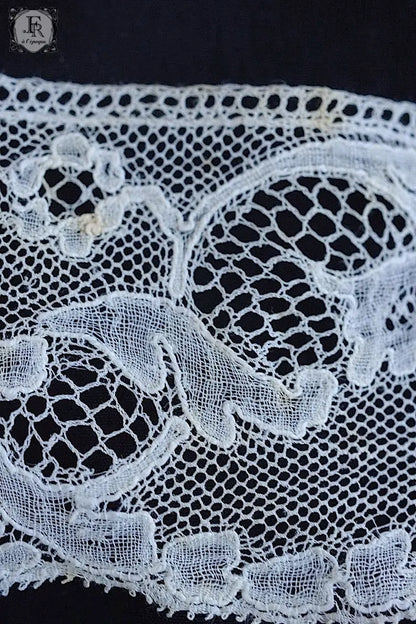 アンティークレース　dentelle ancienne 230cm .FR a l'epoque