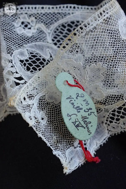 アンティークレース　dentelle ancienne 230cm .FR a l'epoque