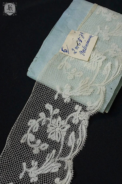 アンティークレース　dentelle ancienne 260cm .FR a l'epoque