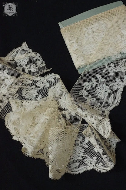 アンティークレース　dentelle ancienne 260cm .FR a l'epoque