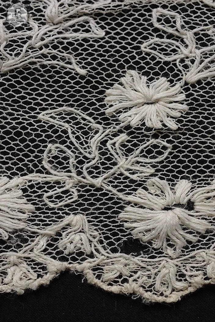 アンティークレース　dentelle ancienne 350cm .FR a l'epoque