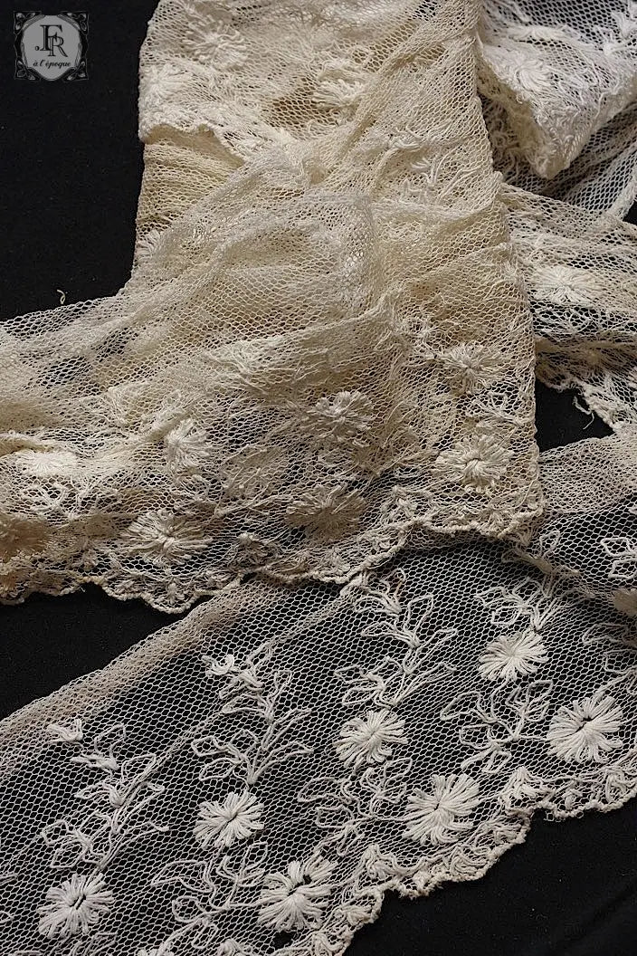 アンティークレース　dentelle ancienne 350cm .FR a l'epoque