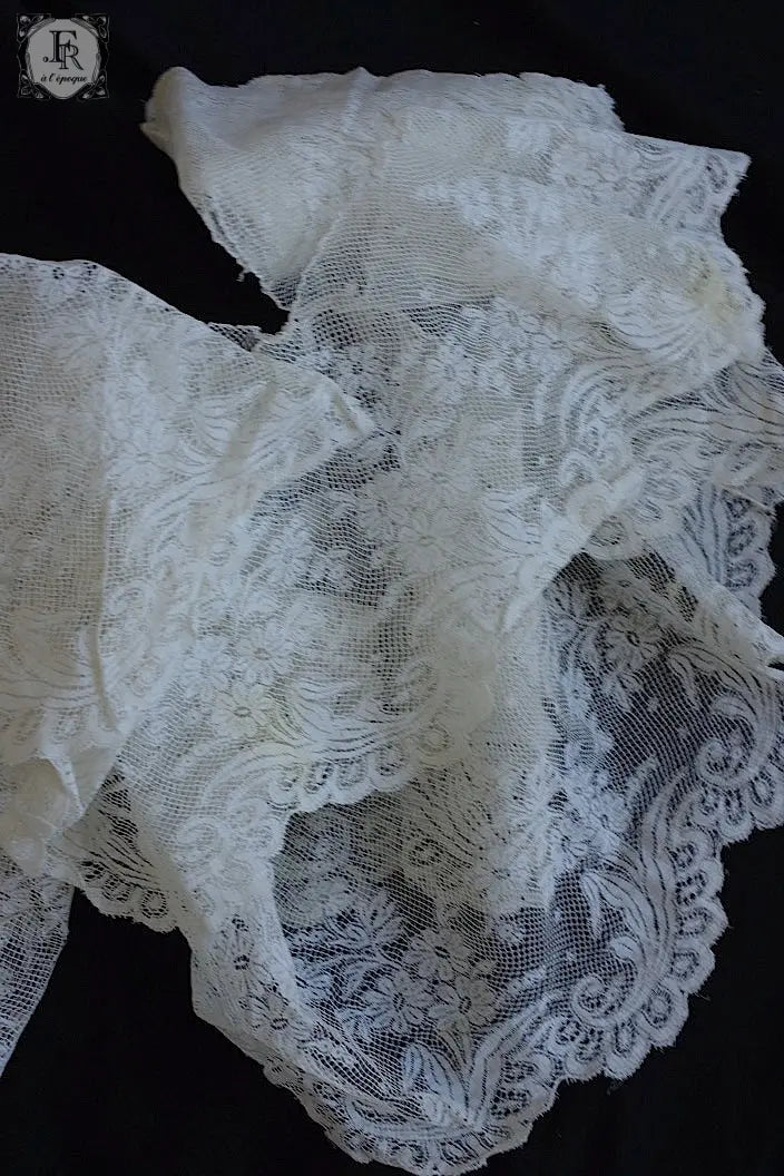 アンティークレース　dentelle ancienne 360cm .FR a l'epoque