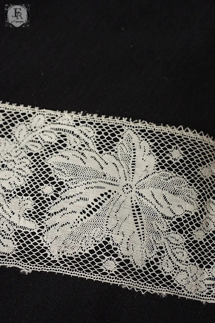 アンティークレース　dentelle ancienne 376cm .FR a l'epoque