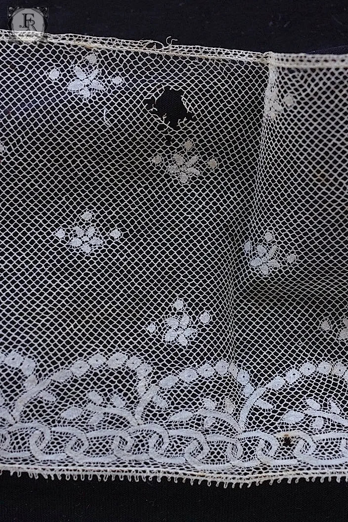 アンティークレース　dentelle ancienne 378cm .FR a l'epoque