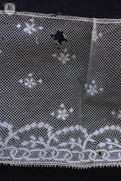 アンティークレース　dentelle ancienne 378cm .FR a l'epoque