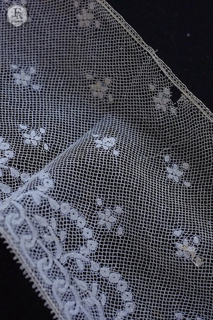 アンティークレース　dentelle ancienne 378cm .FR a l'epoque
