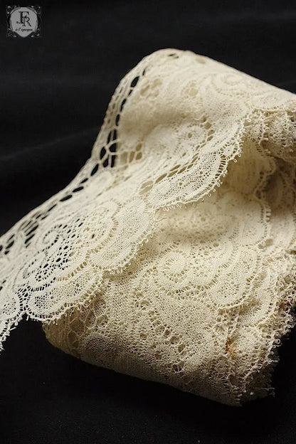 アンティークレース　dentelle ancienne 480cm .FR a l'epoque