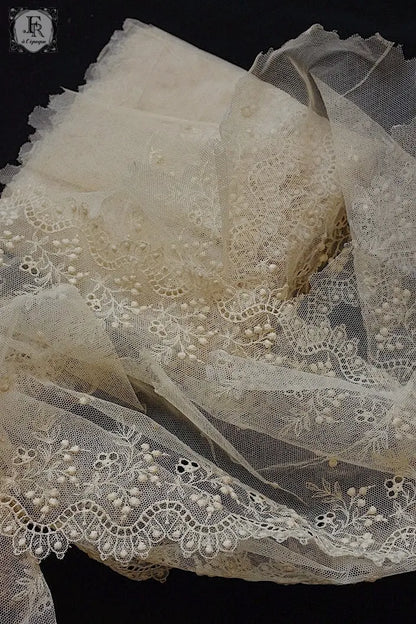 アンティークレース　dentelle ancienne 540cm .FR a l'epoque